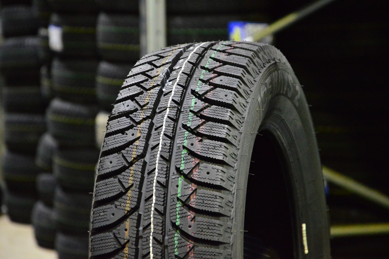 Резина зима 55. Bridgestone Lassa Iceways-2. Зимняя шина Lassa Iceways 2. Lassa 215/65 r16 Iceways 2. Lassa 205 60 16 Iceways 2.